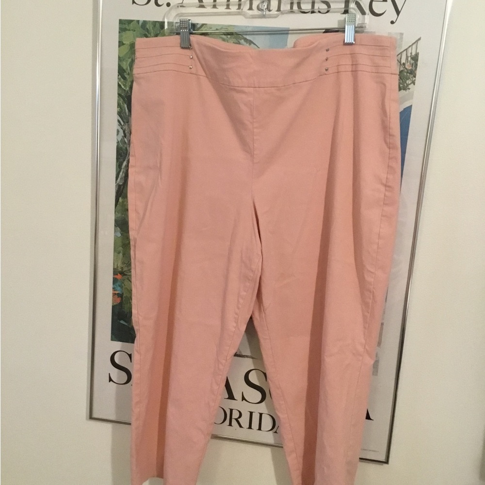JM COLLECTION CAPRIS XXL Peachy pink. Stretchy.NWOT. Cute detail at waist - Picture 4 of 8